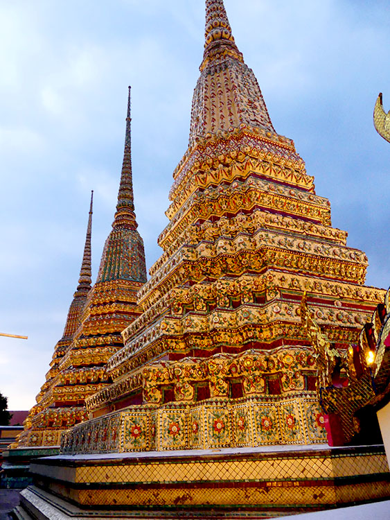 Verzierte Stupas