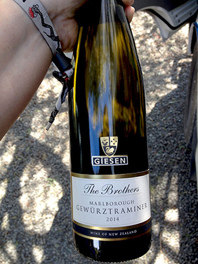 That's the result - a wonderful Gewürztraminer for the special occasion. Thomas's birthday maybe? Gewürztraminer
