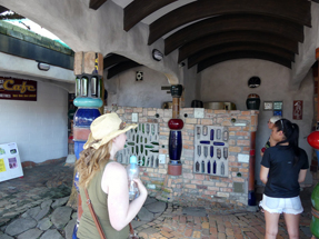 Hundertwassertoilette in Kavakava