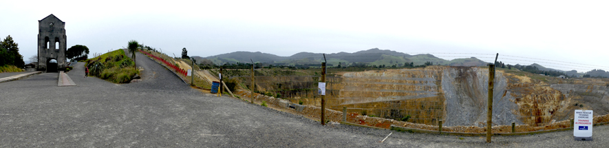Ein riesiges Loch in der Erde, extrem ertragreich Tagebau Goldmine
