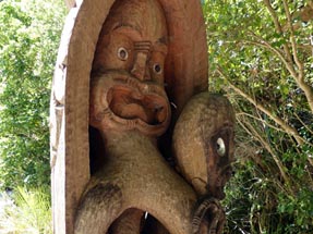Maori carving full view
