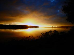 Sonnenaufgang Aroha Island