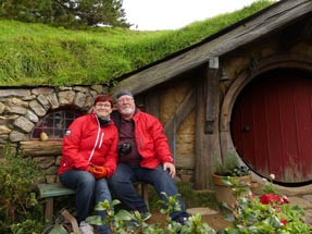 Parents Hobbiton Bench