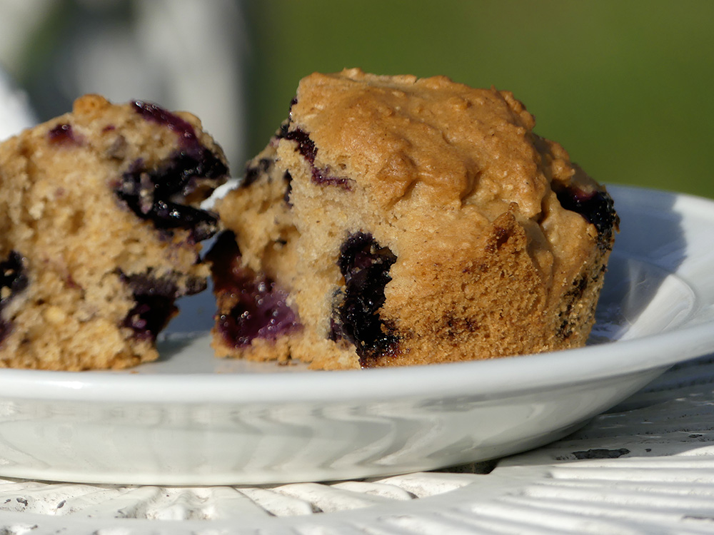 Et voilá: vegane blueberry muffin. Now it is your turn. Enjoy and share your delicous sweetness Et voilá: blueberry muffin